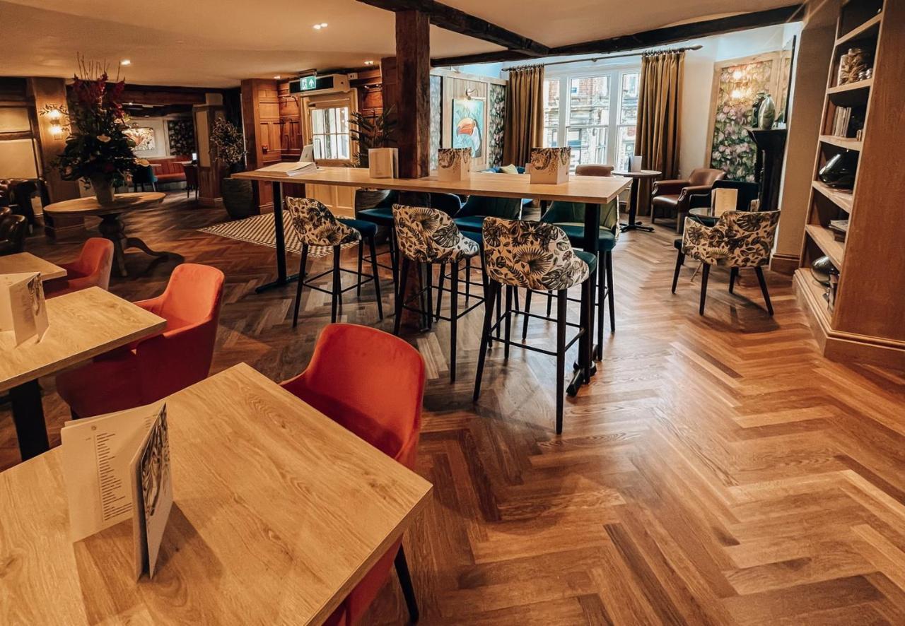 Lion & Swan Hotel Congleton Buitenkant foto The interior of the restaurant